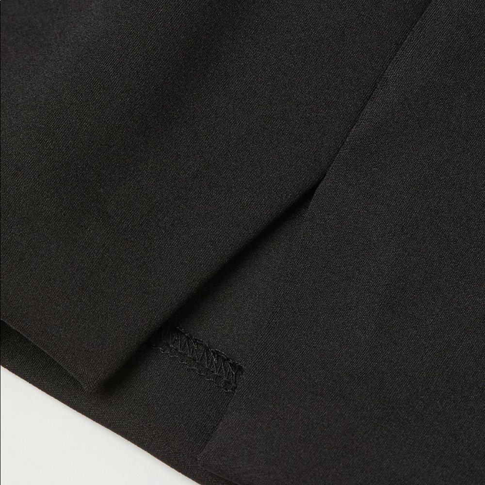 NWT H&M High-Rise Black Mini Skirt - Picture 3 of 4